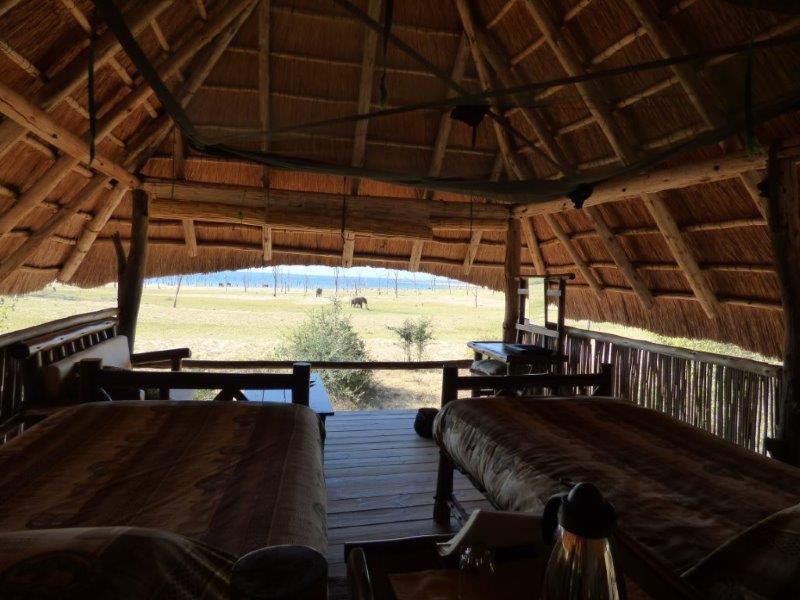 rhino_safari_lodge__ (1)